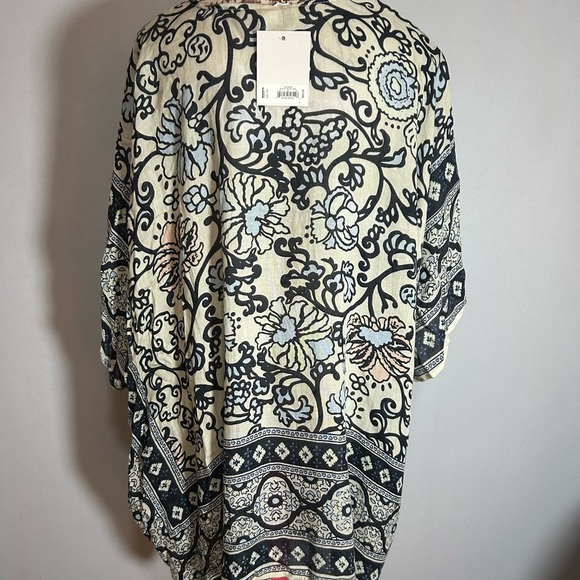 LC Lauren Conrad Black and Cream Blouse/ Cover-up - Picture 7 of 10